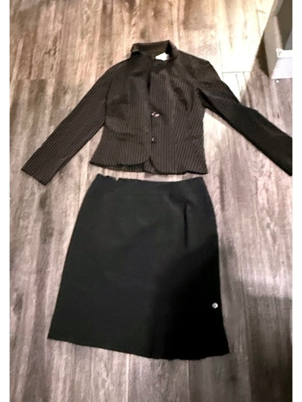 Top blazer and bottom skirt outfit lawyer preppy work 8 P